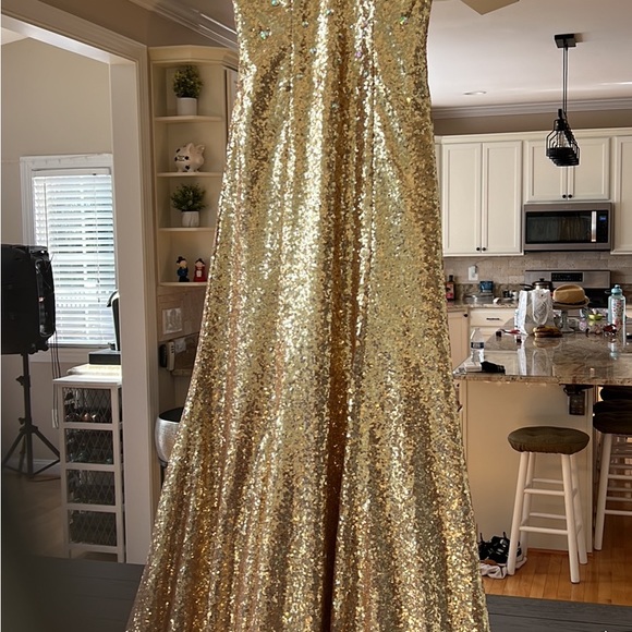 NEW TONY BOWLS GALA DRESS GOLDEN 8 - Picture 2 of 8